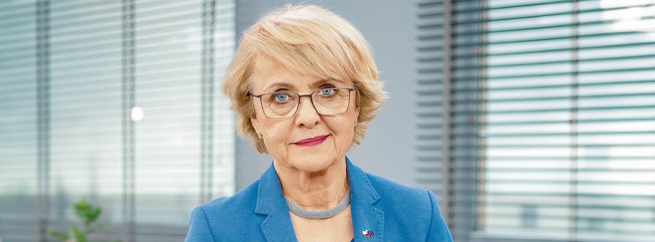 Danuta Hübner – ekonomistka i polityczka. Pierwsza polska komisarz UE. W 2004 r. objęła tekę ds. handlu, a potem polityki regionalnej, posłanka do europarlamentu, przewodnicząca delegacji ds. stosunków ze Stanami Zjednoczonymi