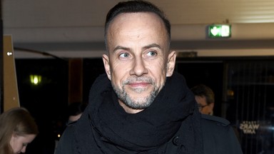 Nergal promuje nietypową koszulkę z wizerunkiem królowej Elżbiety II. Zdradził, gdzie można ją kupić