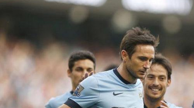 Belehalt Lampard góljába egy drukker