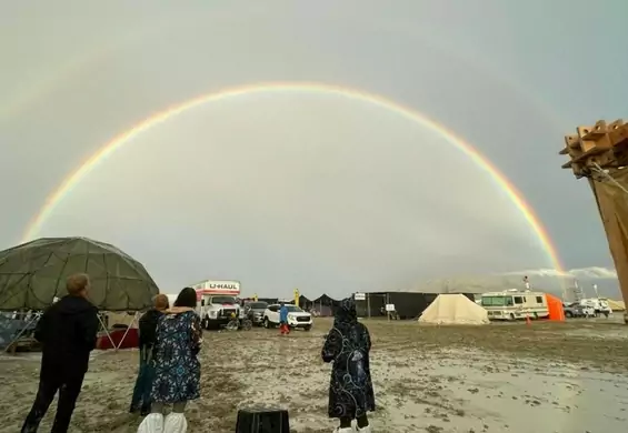 Zgon na zalanym festiwalu Burning Man. Gwardia Narodowa oferowała pomoc