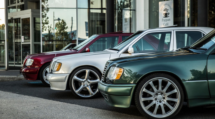 Idén hazánkban rendezik meg a II. Balkáni Mercedes-Benz W124 találkozót, a gyülekezési pont október 5-én, szombaton a fővárosi XI. kerületben lévő Pappas Autó parkolójában lesz