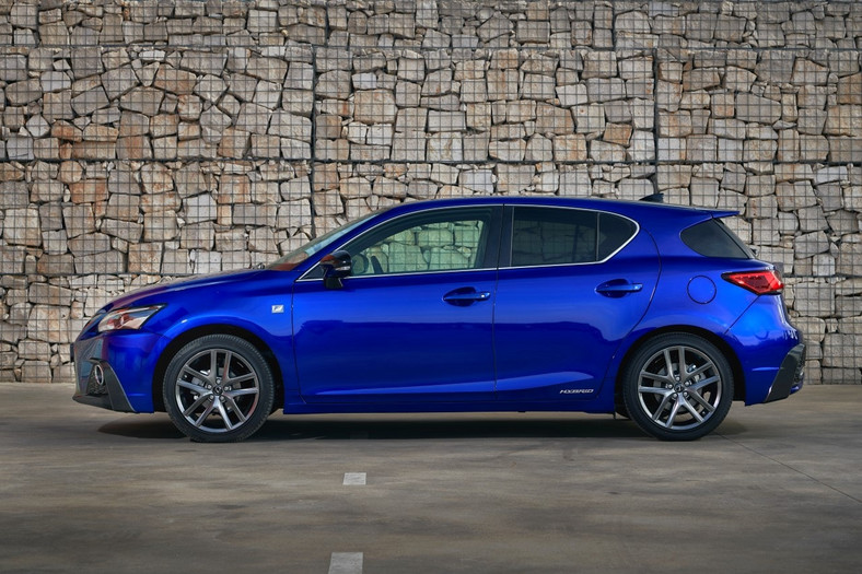 Lexus CT - pierwszy luksusowy hatchback z napędem hybrydowym