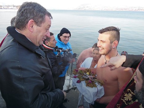 Predsednik opštine Kladovo i pobednik trke Nebojsa Klencovljvić