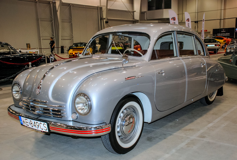 Tatra T600