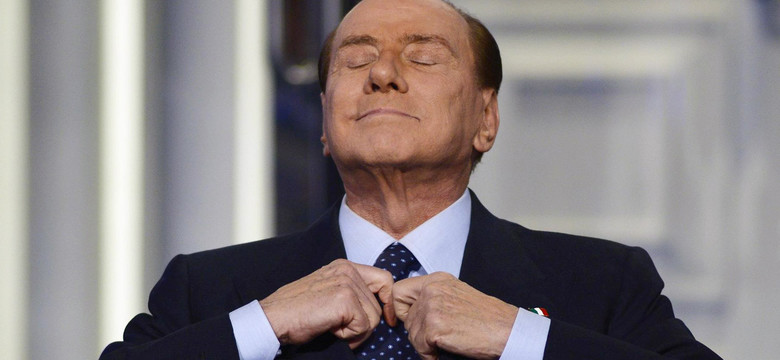Silvio Berlusconi. Mroczna teoria spiskowa o ikonie włoskiej polityki