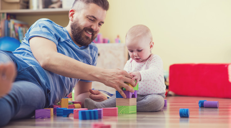 Egy friss felmérés szerint minden harmadik apa elmenne gyesre, ha tehetné.
Az is kiderült, hogy a legtöbb családfő
szeretne többet foglalkozni gyermekével /Fotó: Shutterstock