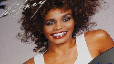 Whitney Houston miała trudne relacje z matką. Przyjaciółka namawiała ją na terapię [FRAGMENT KSIĄŻKI]