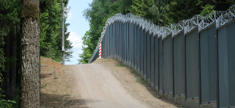 Wiceszef MSWiA zdradził, co z barierą na granicy. "Prace już się rozpoczęły"