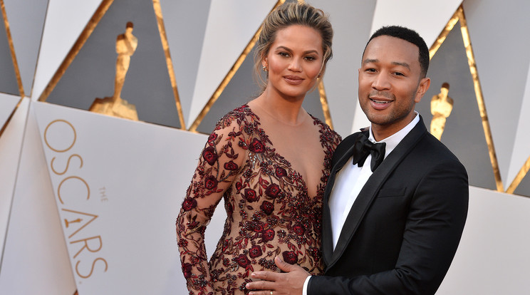 Megérkezett Chrissy Teigen modell és az énekes John Legend első gyermeke / Fotó: Northfoto