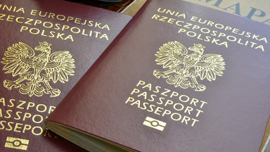 MSWiA zabiera głos ws. kontrowersji wokół projektu paszportu na 100-lecie niepodległości