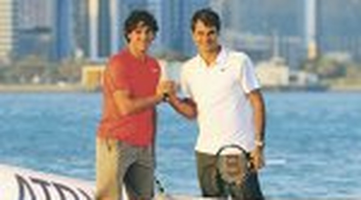 Vízen teniszezett Nadal és Federer