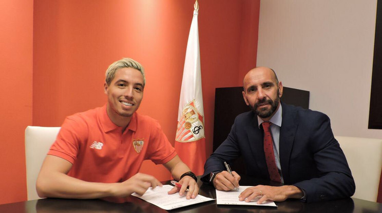 Nasri már alá is írta az új szerződését /Fotó: Twitter