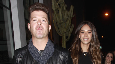 Robin Thicke i jego dziewczyna bez majtek