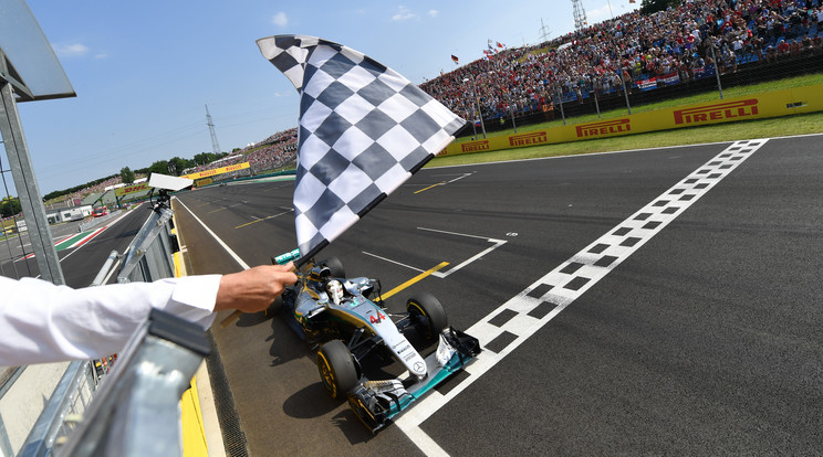 A tavalyi futamot Hamilton nyerte/Fotó: AFP