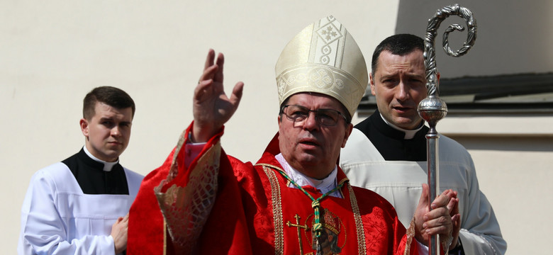 Polski biskup traci prestiżowe stanowisko w Watykanie. Wiemy, kto go zastąpi