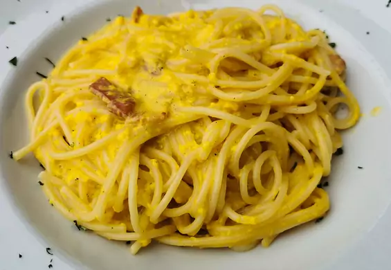 Kultowe włoskie danie ma urodziny. Tradycyjnie nie ma w nim miejsca na śmietanę
