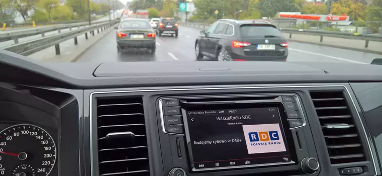 Radio DAB+ w samochodzie - jak odbierać cyfrowe radio w Polsce