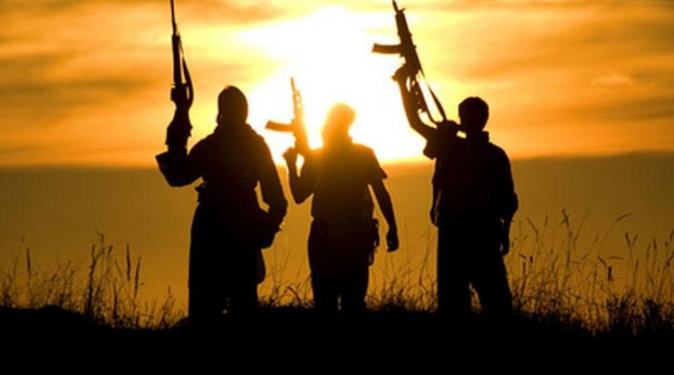 Késekkel és puszta kézzel harcoltak az ISIS katonái ellen