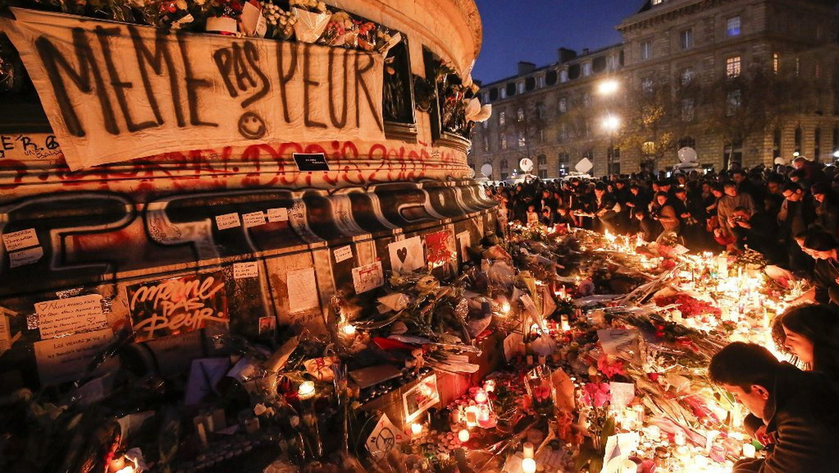 Po zamachach terrorystycznych w Paryżu gra nie toczy się już tylko o to, czy uda się pokonać islamskich ekstremistów. Prawdziwą stawką jest to, czy Europa zdoła uratować wartości, na których została zbudowana.