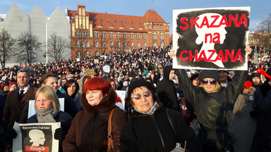 Strajk Kobiet w Szczecinie. Gwizdki, znicze i transparenty