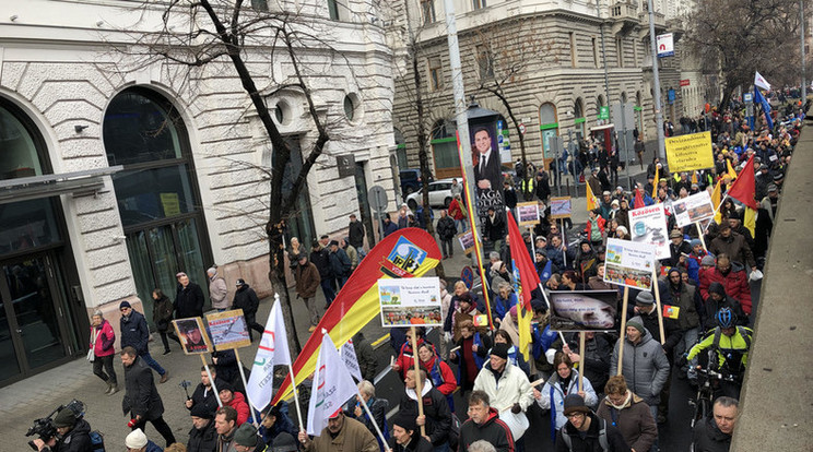 Komjáti Imre az egyik decemberi tüntetésen ütközött össze a rendőrökkel