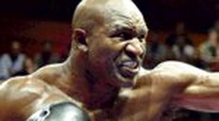 Holyfield hadat üzent Klicskóénak