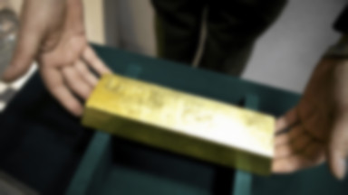 Stracił 70 tys. zł, bo kupił dwa kilogramy fałszywego złota. Oszustki poszukiwane