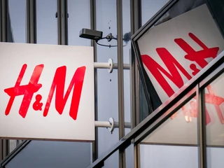 Sieć H&M oskarżona o niszczenie tysięcy ubrań