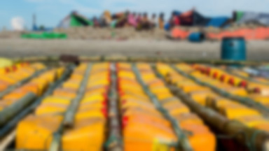 13-latek na plastikowym kanistrze uciekł przez morze z Birmy do Bangladeszu