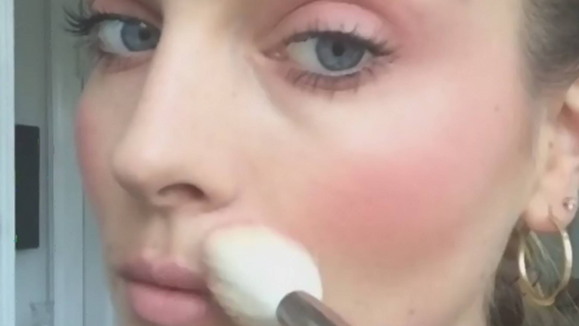 "Drapiranje" je novi trend u šminkanju koji će zameniti konturisanje