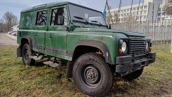 Tanie auta z przetargów i licytacji służb. Co warto kupić od policji, straży i wojska