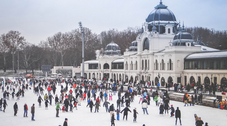 A Városligeti Műjégpálya az egyik legkedveltebb hely a korcsolyázók körében /Fotó: Northfoto