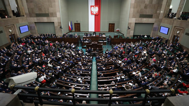 Jak przed inflacją bronią się posłowie? "Oszczędzanie mamy we krwi"