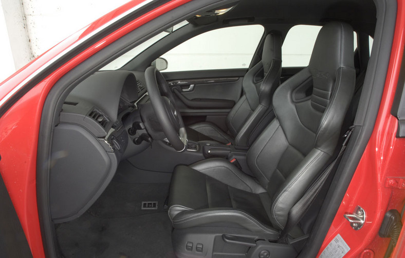 Audi RS 4 - Lata produkcji 2009-09