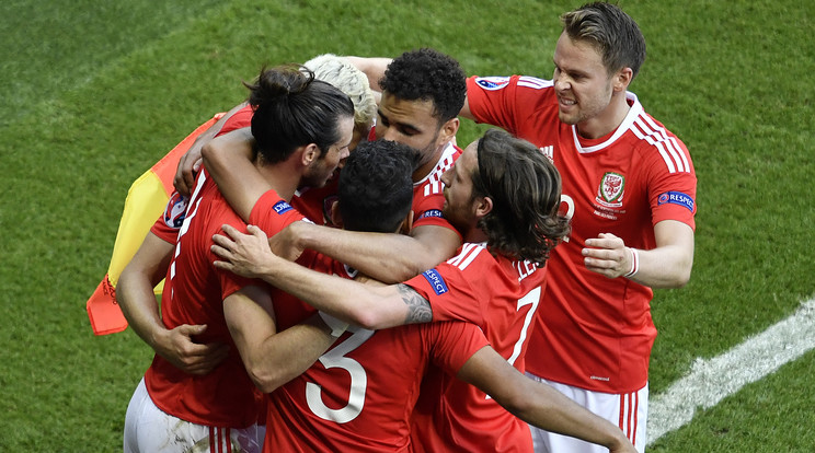 Az északírek ellen egy öngóllal nyertek a walesiek, aminek köszönhetően a negyeddöntőre készülhetnek a srácok /Fotó: AFP