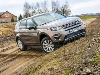 Land Rover postanowił zapełnić lukę jaka powstała po wycofaniu Freelandera z produkcji. 