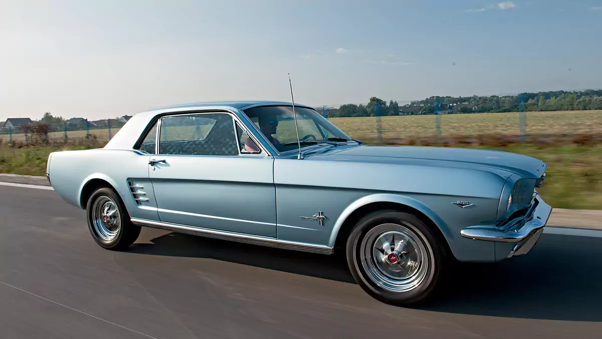 Ford Mustang Coupe 289 - galopujący klasyk