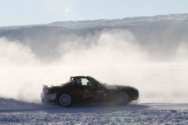 Emocjonujący finisz wyścigu Mazda MX-5 Ice Race