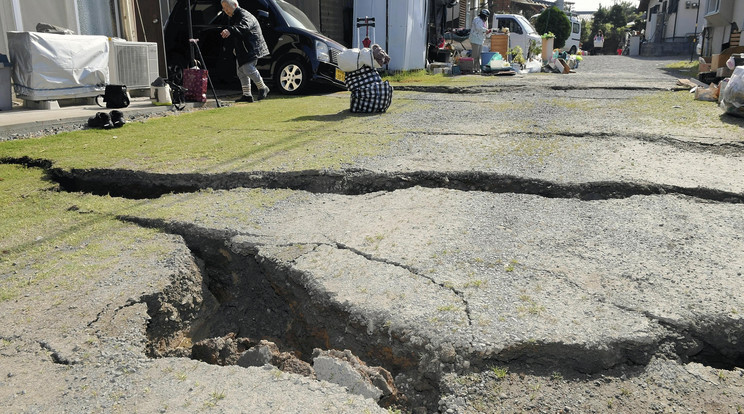 Óriási pusztítást végzett a földrengés /  Fotó: AFP