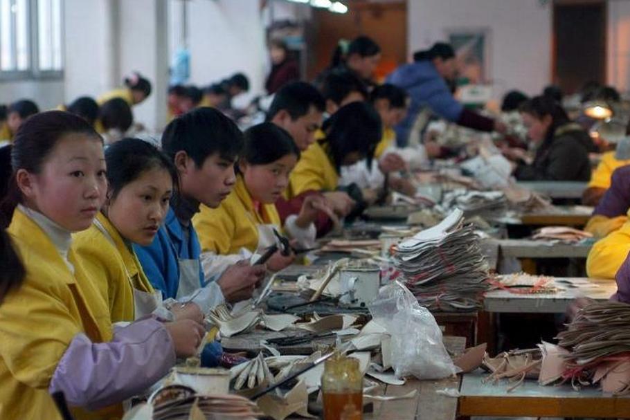 Fabryka obuwia w Chinach