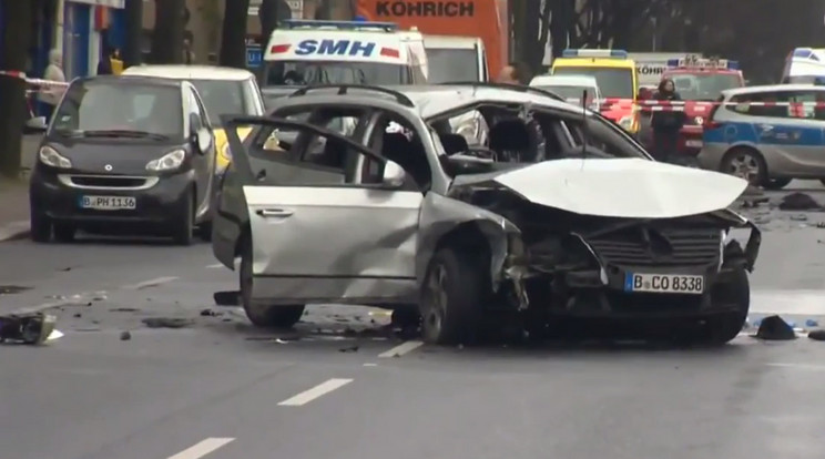 Az autó felrobbant, egy ember meghalt / Fotó: Youtube