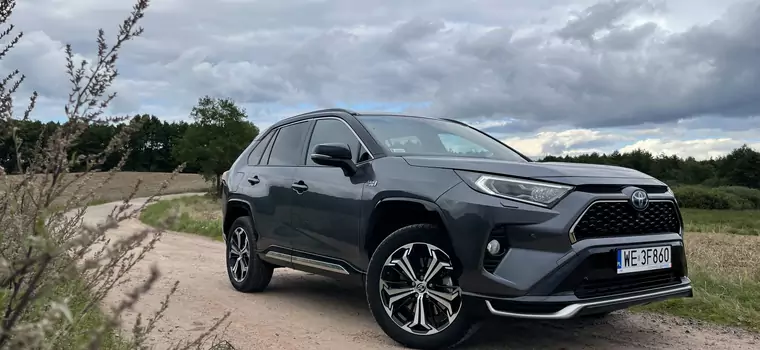 Toyota RAV4 Plug-In – rodzinna ekorakieta, w której zapomnisz o "elektrykach"