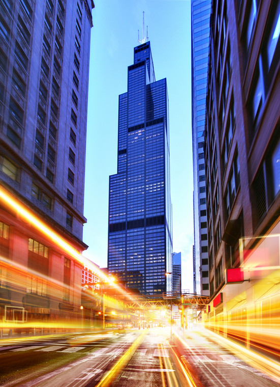 Willis Tower w Chicago w Stanach Zjednoczonych. Budynek sięga 442 m n.p.m. i powstał w 1974 roku. Fot. Shutterstock.