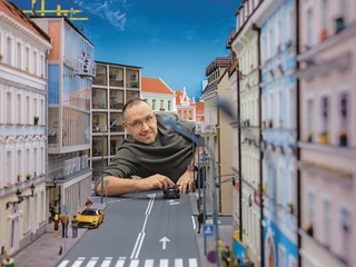Zaczynał od makiety z pociągami prezentowanej w namiocie w Karpaczu. Dziś Jakub Paczyński tworzy interaktywne miniatury w dużych miastach w Polsce.
