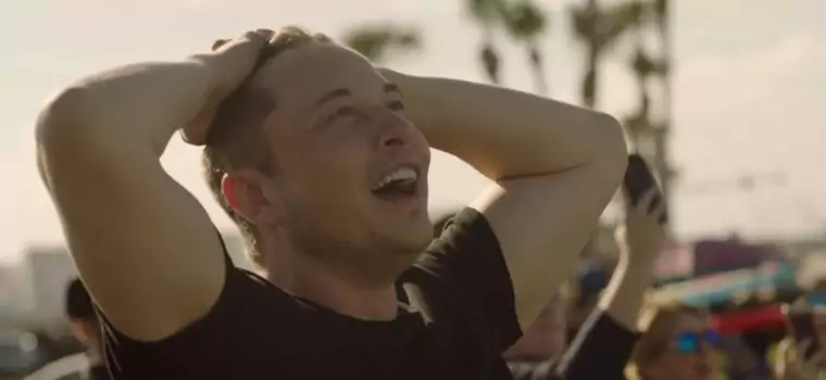 Elon Musk sprzedaje... perfumy o zapachu spalonych włosów