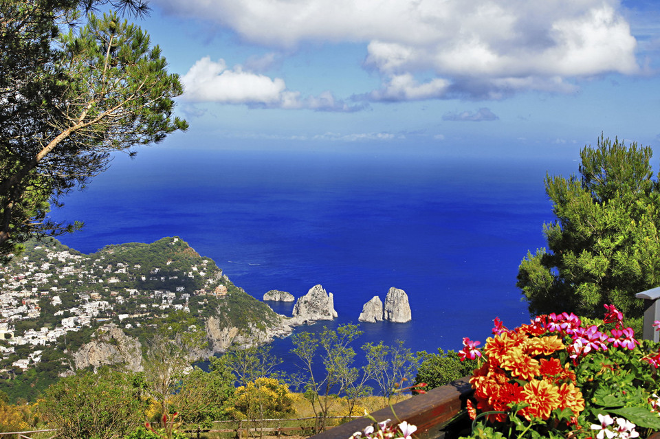 Capri - skały Faraglioni