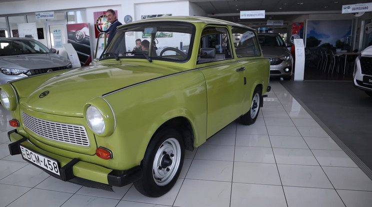 A kombi Trabant egy idős veszprémi férfié volt, aki úgy féltette a kiskocsit, mint a szeme fényét