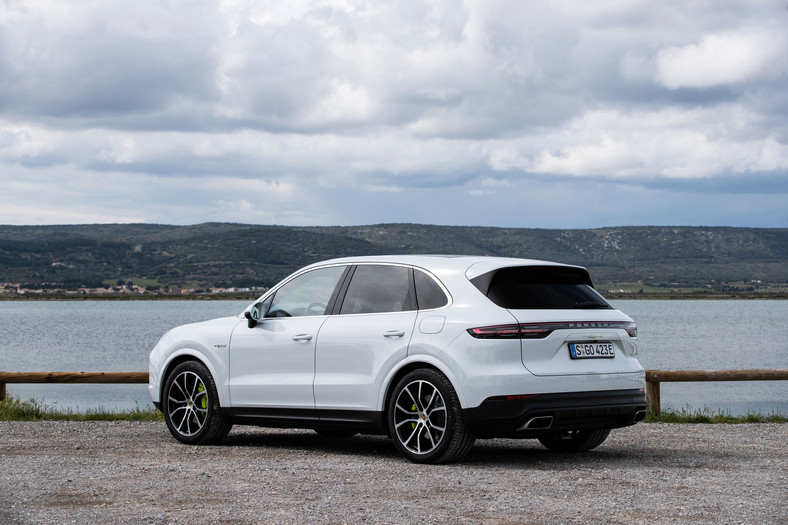 Porsche Cayenne E-hybrid - diesel naszych czasów