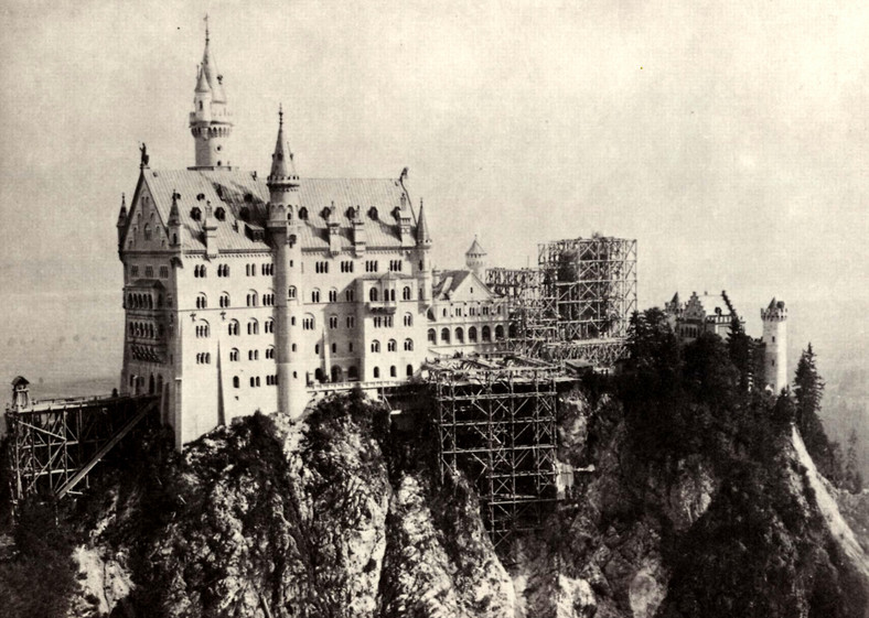Budowa zamku Neuschwanstein, 1882–1885