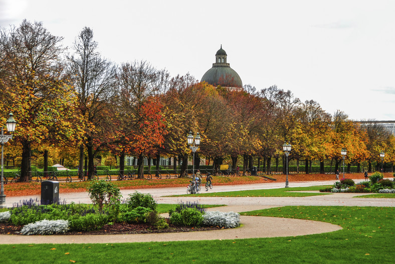 Znajdujący się w Monachium Ogród Angielski, jest jednym z największych parków śródmiejskich w Europie